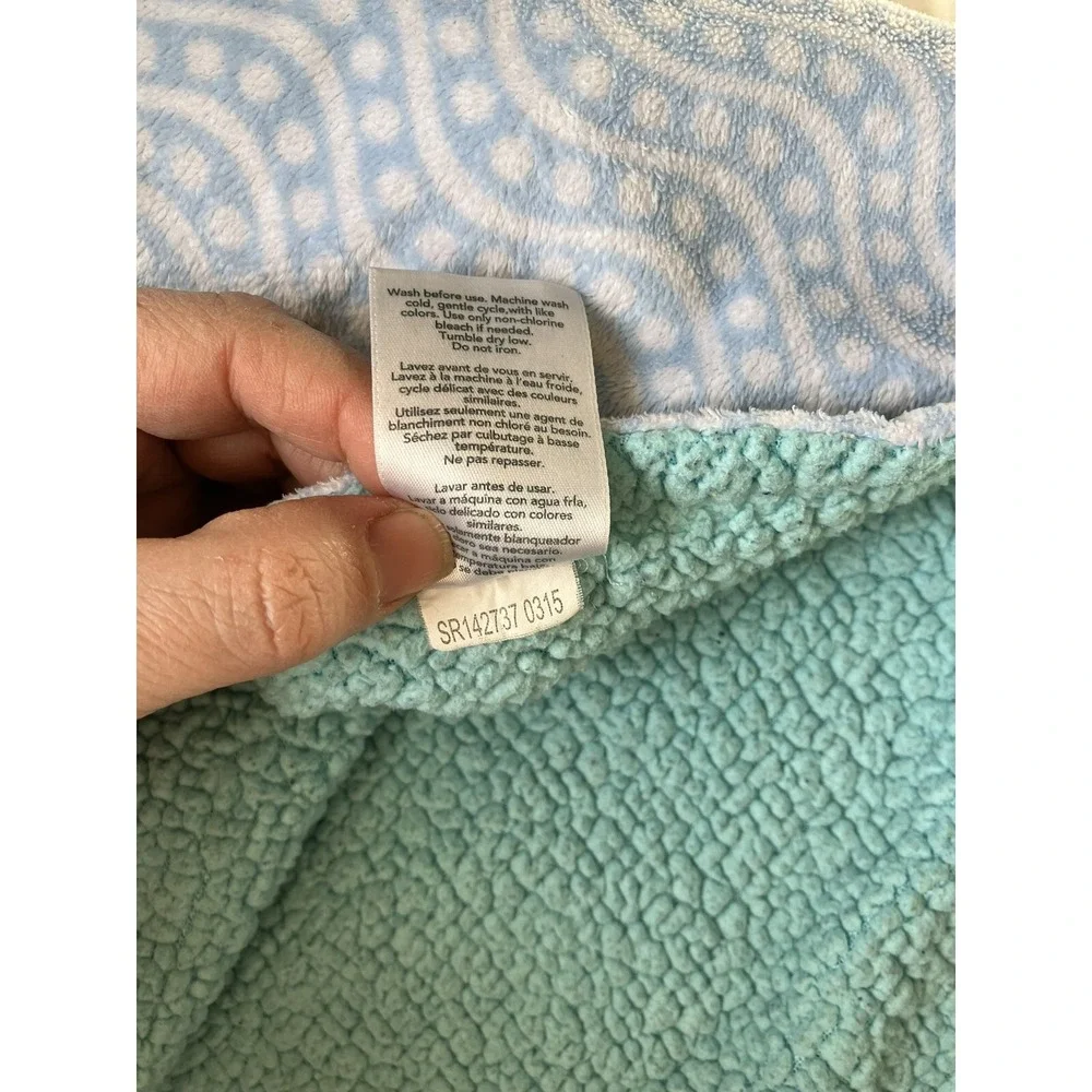 Carter's‎ Whale Applique' Baby Blanket Dot Waves Sherpa backing Aqua